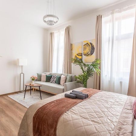 Explore Budapest From A Luxurious Cozy Apartment Eksteriør bilde