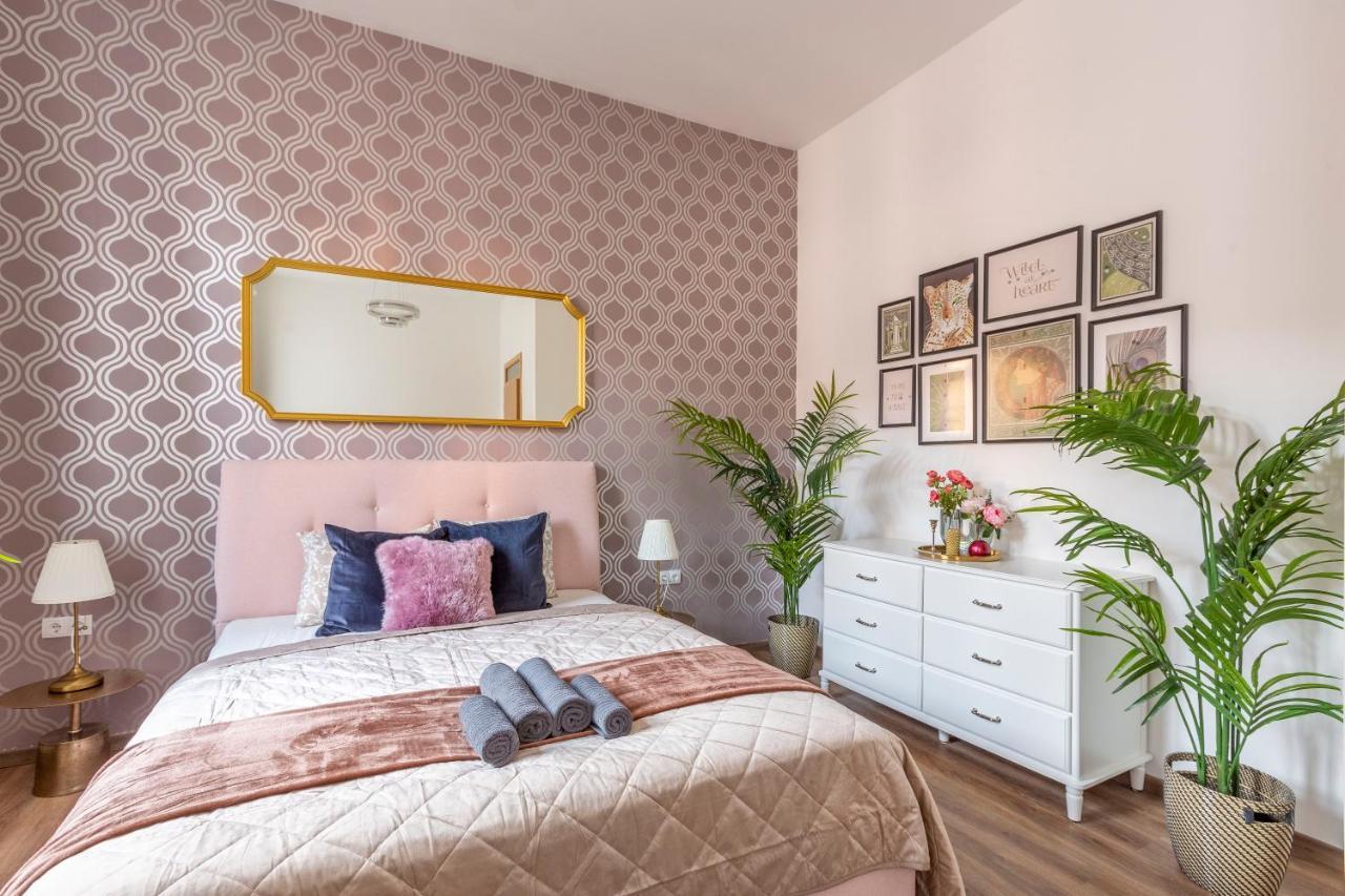 Explore Budapest From A Luxurious Cozy Apartment Eksteriør bilde