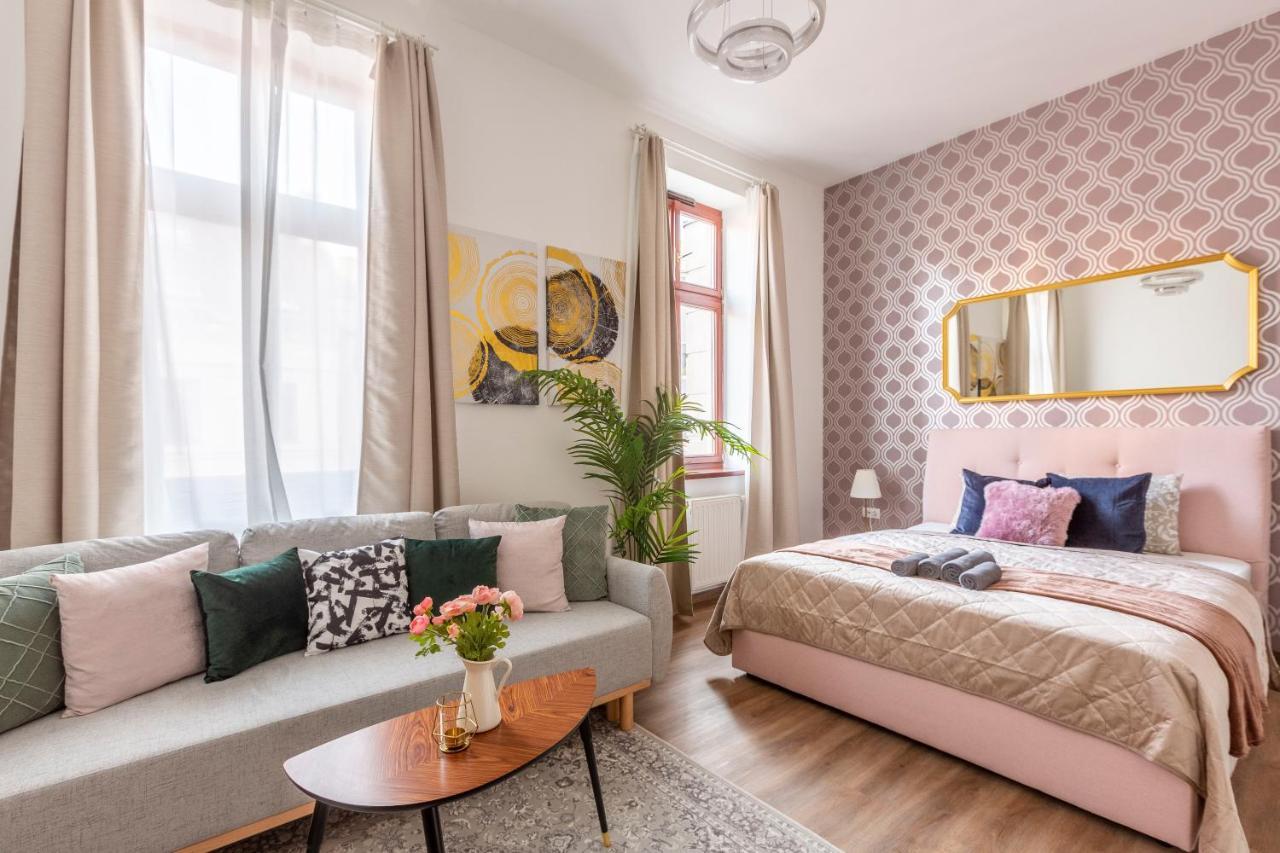 Explore Budapest From A Luxurious Cozy Apartment Eksteriør bilde