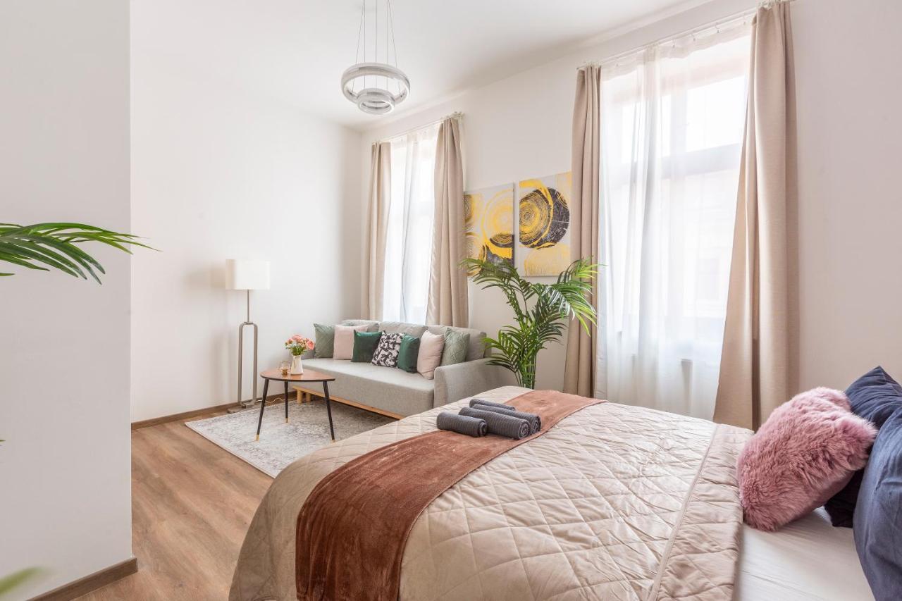 Explore Budapest From A Luxurious Cozy Apartment Eksteriør bilde
